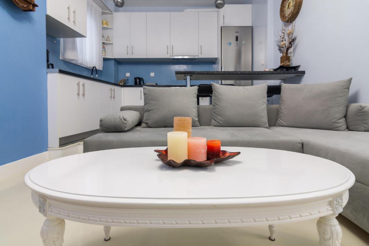 Wonderful Renovated Apartment With Private Patio أثينا المظهر الخارجي الصورة